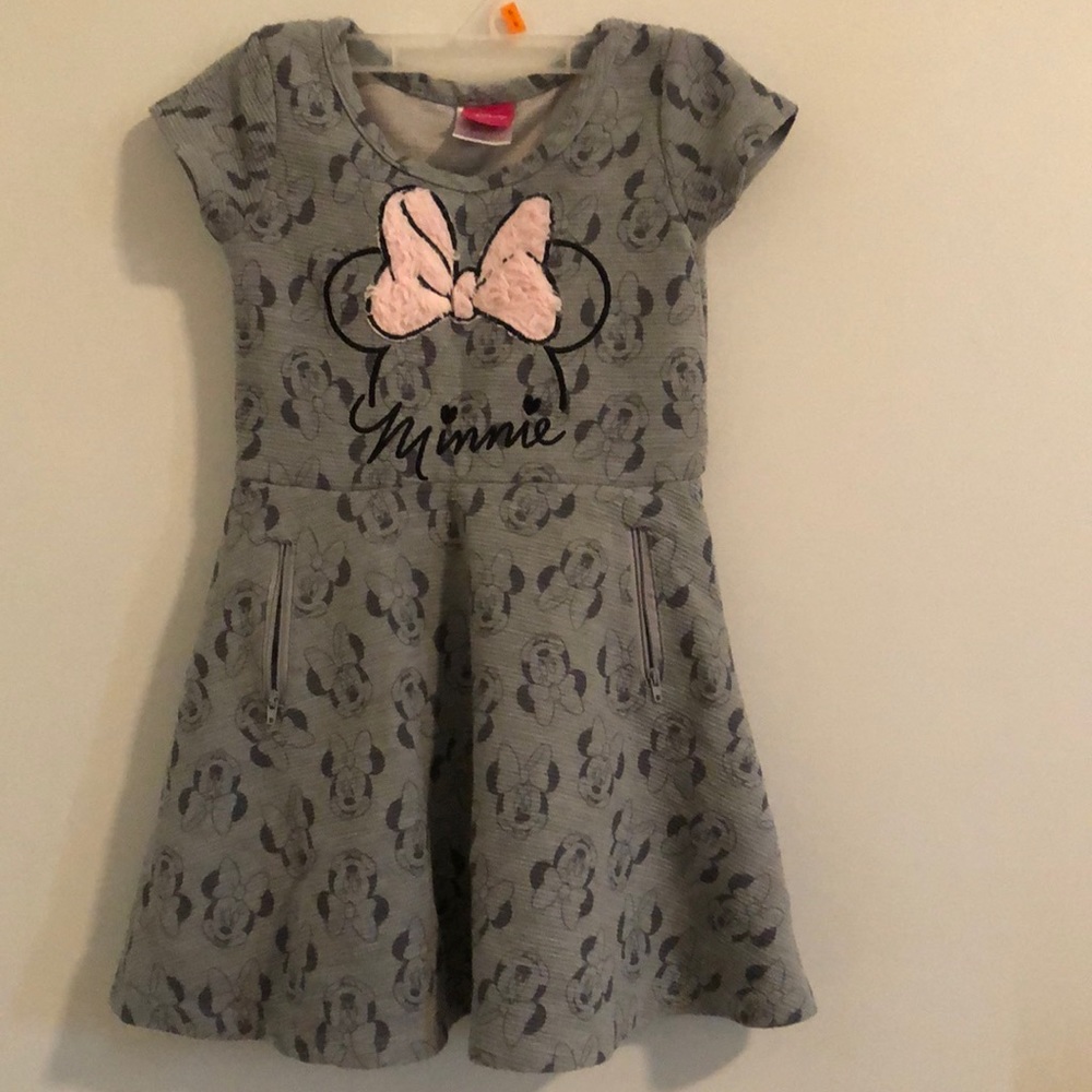Shortsleeved Minnie Mouse dress